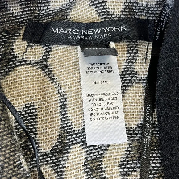 Marc New York Leopard Print Pancho Cape with Gold Clasp and Black Trim One Size - Picture 4 of 9